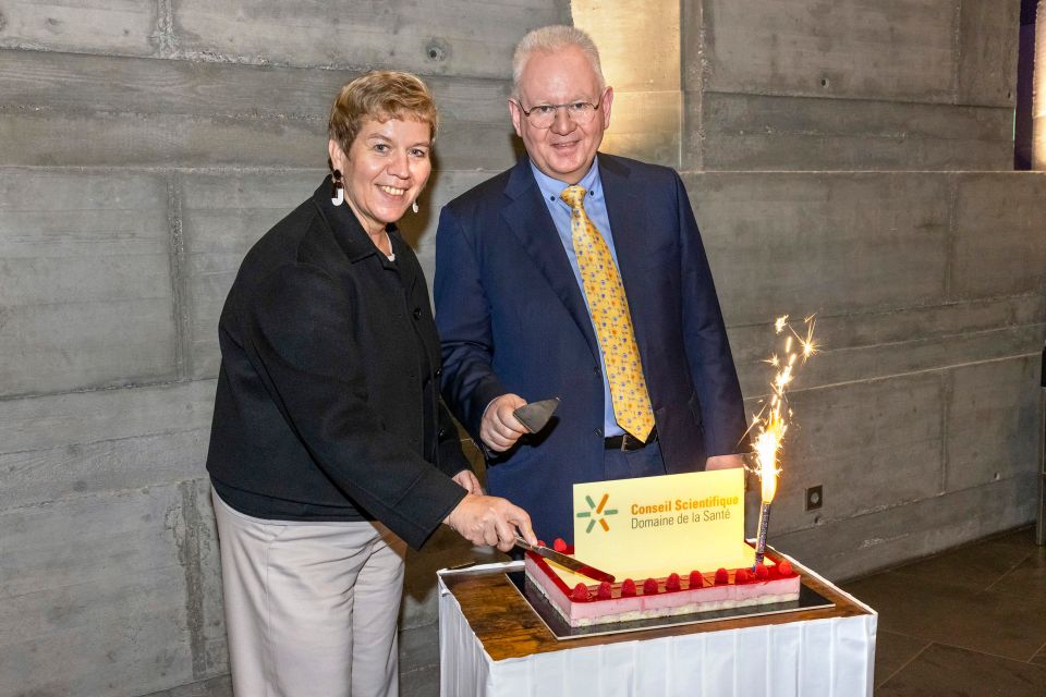 Photo 1 de la séance académique organisée à l'occasion du 20e anniversaire du Conseil scientifique